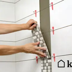 Układanie mozaikowych cokołów z płytek. Sprawdź cenę robocizny i jakość wykonania.