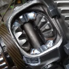 Mechanizm różnicowy traktorka: Jak działa, naprawa i objawy awarii