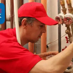 Hydraulik za granicą: Gdzie zarobisz najwięcej w Europie?
