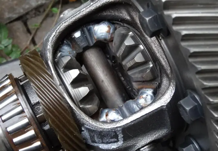 Mechanizm różnicowy traktorka: Jak działa, naprawa i objawy awarii