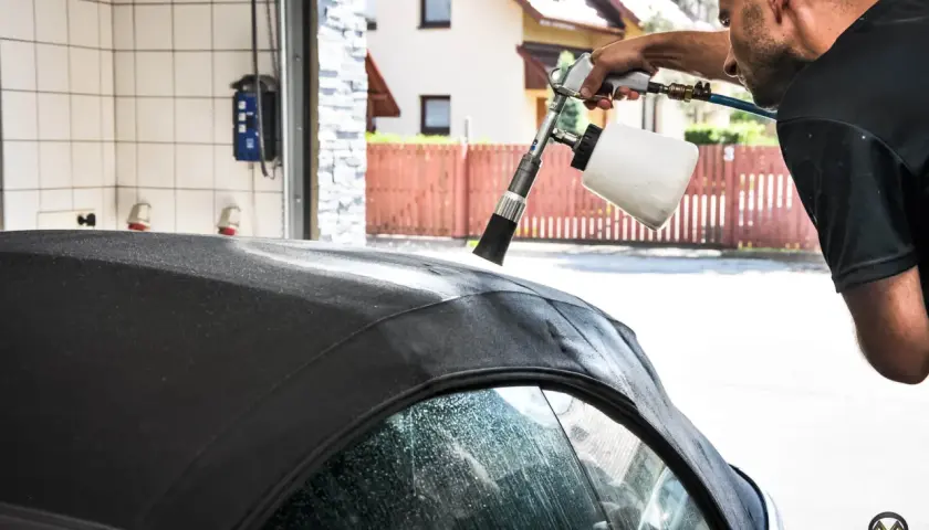 Jaki olej do hydrauliki dachu kabrioletu? Poradnik eksperta