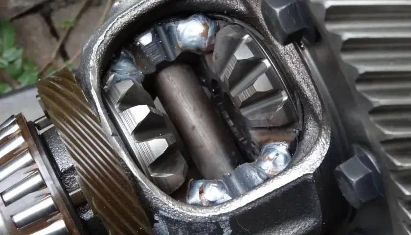 Mechanizm różnicowy traktorka: Jak działa, naprawa i objawy awarii