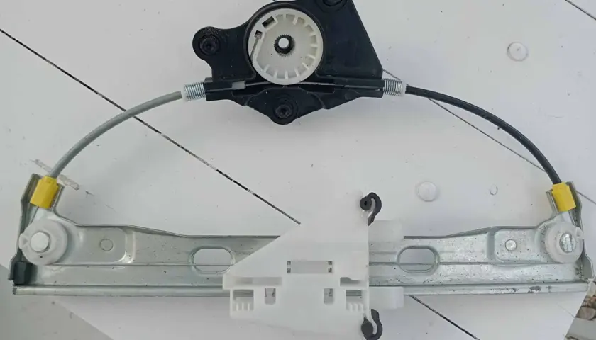 Szyba nie działa? Napraw mechanizm podnoszenia szyby! Koszty, porady