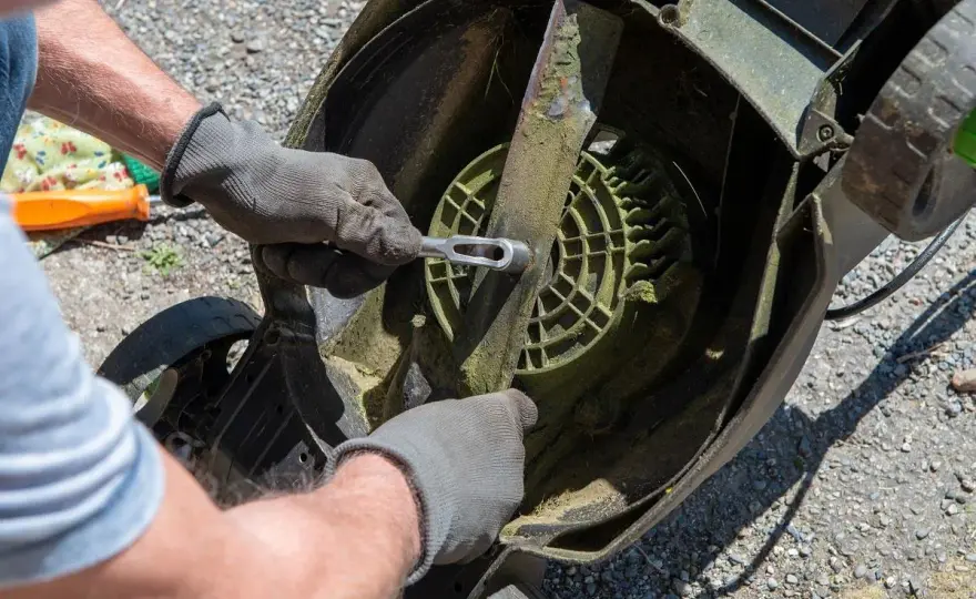 Aerator do trawy DIY - Zrób to sam i oszczędź!